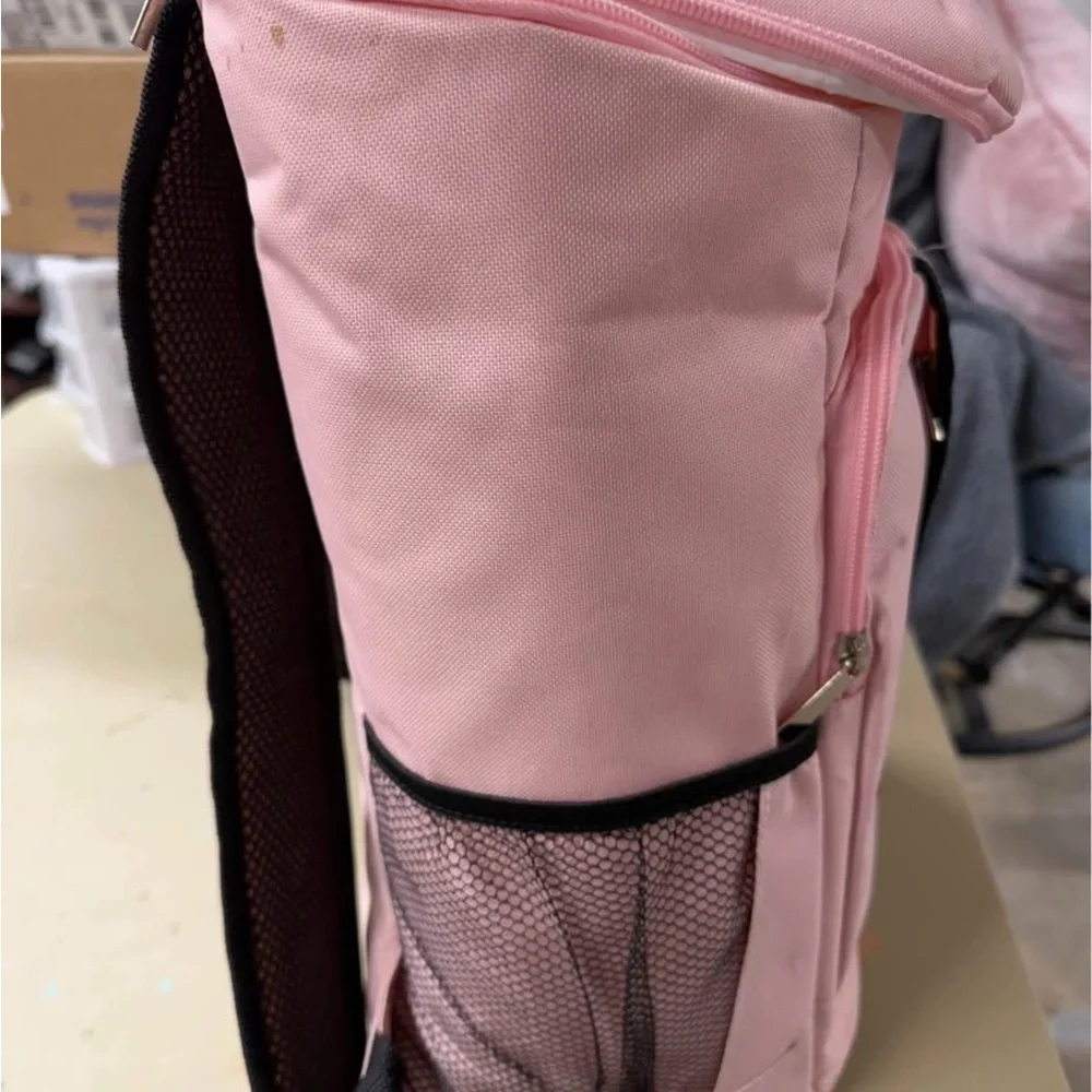 Pink Backpack cooler - Picture 4 of 5